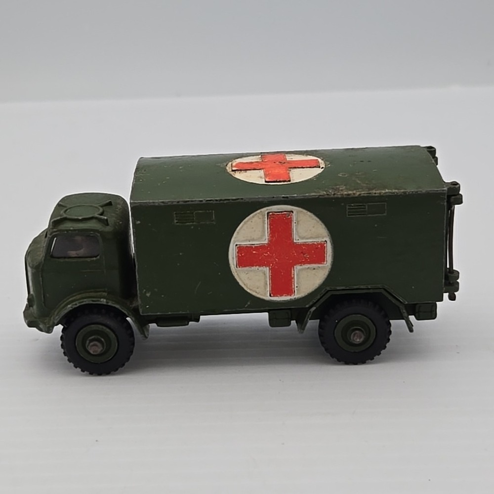 MILITARY DINKY TOYS 626 AMBULANCE WINDOWS‎